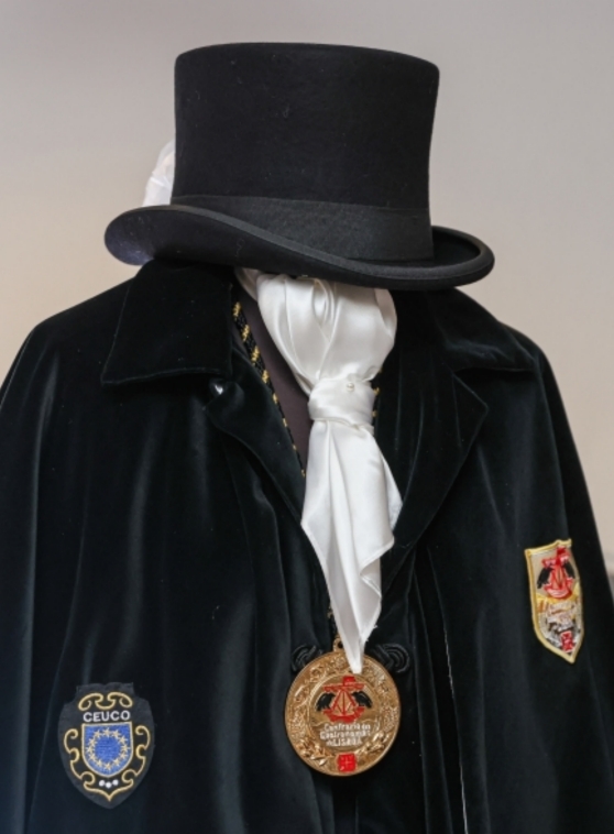 TRAJE